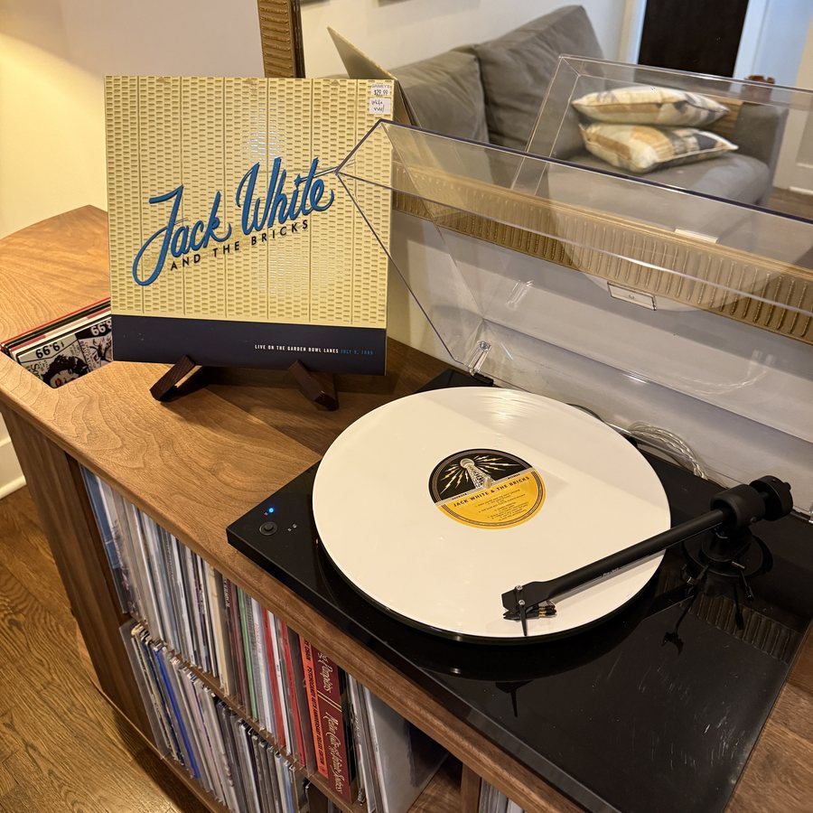 Jack White and The Bricks - Live On The Garden Bowl Lanes